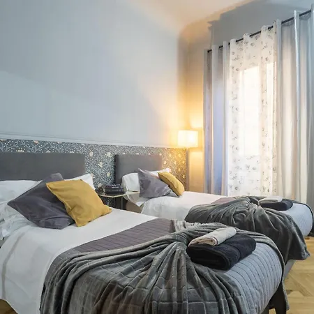 Tornabuoni - In Old Town Center Apartment